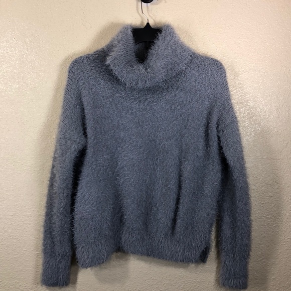 Pink Rose Sweater XL Light Gray Turtleneck Fuzy Soft Stretchy Pullover Polyester - Picture 1 of 8